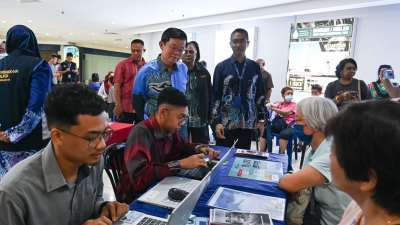 曹观友指出，截至2月14日，槟州注册主要数据库系统（PADU）的人数为16万2548人，占全槟18岁以上人口的12.9%。